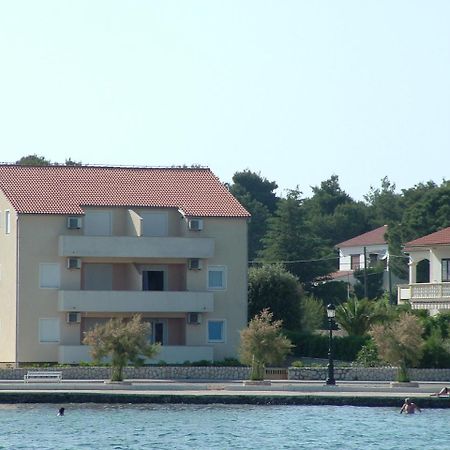 Beach Home Noemie Вир Экстерьер фото