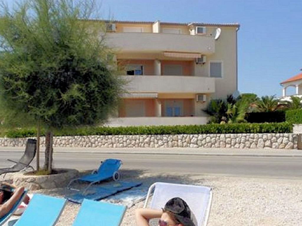 Beach Home Noemie Вир Экстерьер фото