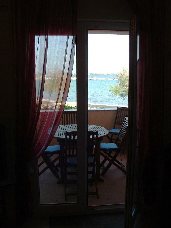 Beach Home Noemie Вир Экстерьер фото
